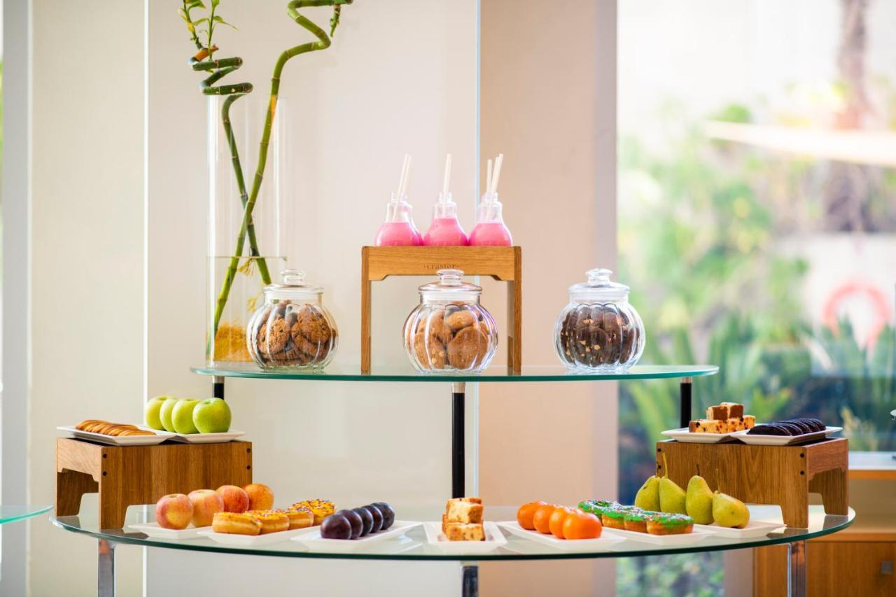 Holiday Inn Muscat Alseeb By Ihg Экстерьер фото