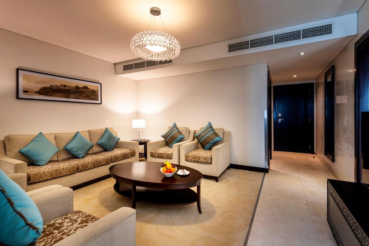 Holiday Inn Muscat Alseeb By Ihg Экстерьер фото