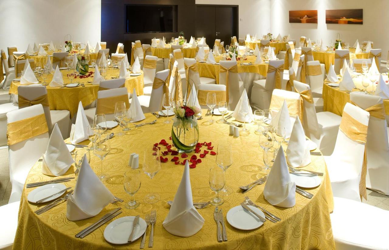 Holiday Inn Muscat Alseeb By Ihg Экстерьер фото
